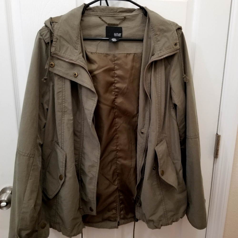 Camo green utility coat with hood, Large